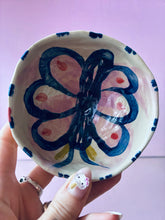 Load image into Gallery viewer, Butterfly bowl
