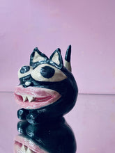 Load image into Gallery viewer, Ball cat
