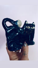 Load image into Gallery viewer, Blue-White Cat
